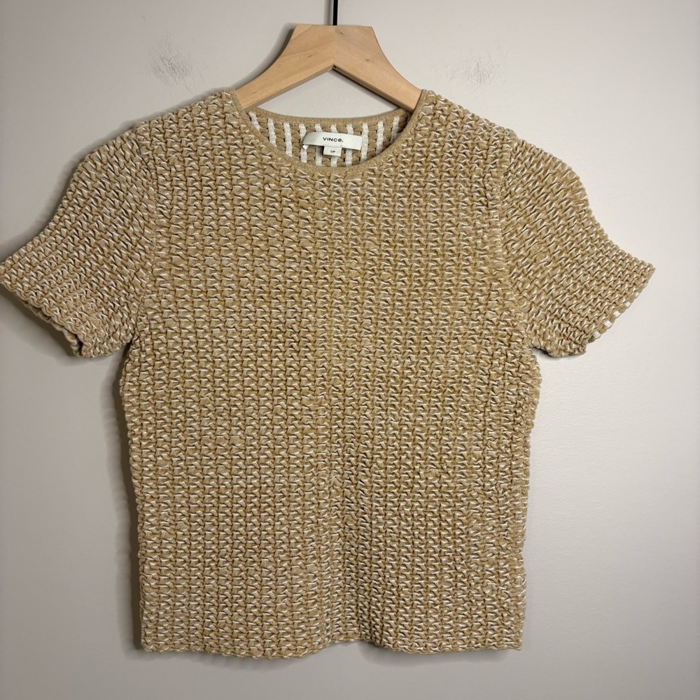Women’s Vince V98634 textured short sleeve sweater in a gold-tan color size S